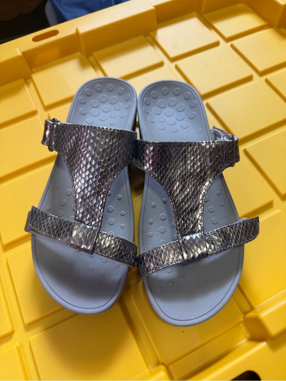 Vionic Metallic Silver Snake-Print Slide Adjustable Sandals women’s size 7